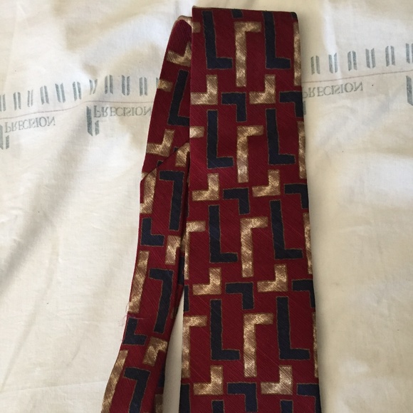 MEN'S DESIGNER TIES - Picture 2 of 2